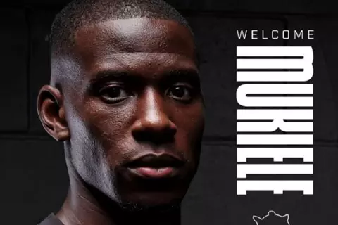 الصفقة الـ12.. سندرلاند يضم نوردي موكيلي من باريس سان جيرمان